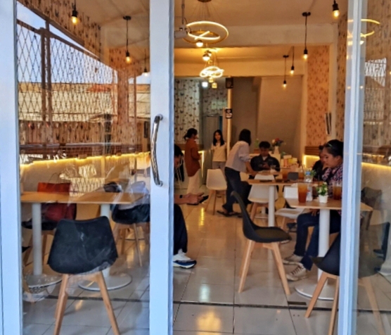 Kedai Harsya di Jalan Proklamasi Raya Ujung No. B16, Kelurahan Abadijaya, Kecamatan Sukmajaya, Depok