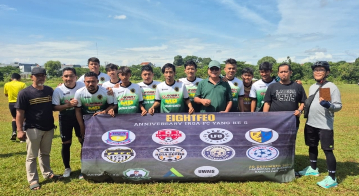 Ikatan Remaja Gondang (IRGA) RW 09 RJB, Depok saat turnamen sepak bola pada Minggu (28/12). 