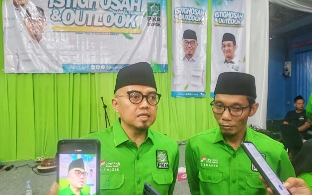 Ketua DPC PKB Kota Depok, M Faizin bersama Ketua Fraksi PKB Depok, Siswanto SH usai acara Istighosah awal tahun 2025 di Kantor DPC PKB Depok pada Jumat (10/1/26).