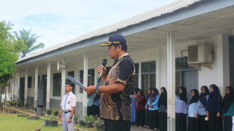 Kepala SMAN 1 Natal Lantik Pengurus OSIS SMAN 1 Natal Tahun 2026