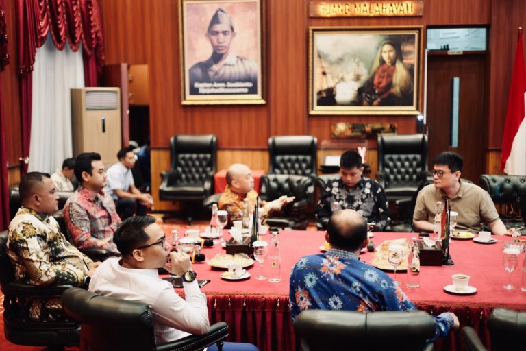 Bupati Bogor, Rudy Susmanto, dalam pertemuan informal bertajuk coffee break yang digelar di Pendopo Bupati, Selasa (7/4/2026).