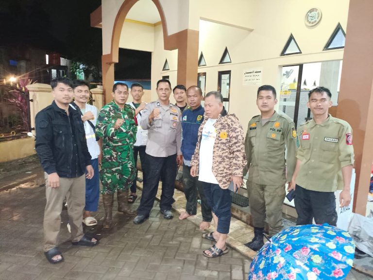 Bupati Bogor, Rudy Susmanto, menegaskan bahwa seluruh jajaran Pemerintah Kabupaten Bogor telah dikerahkan untuk merespons cepat bencana banjir yang melanda wilayah Cigudeg.