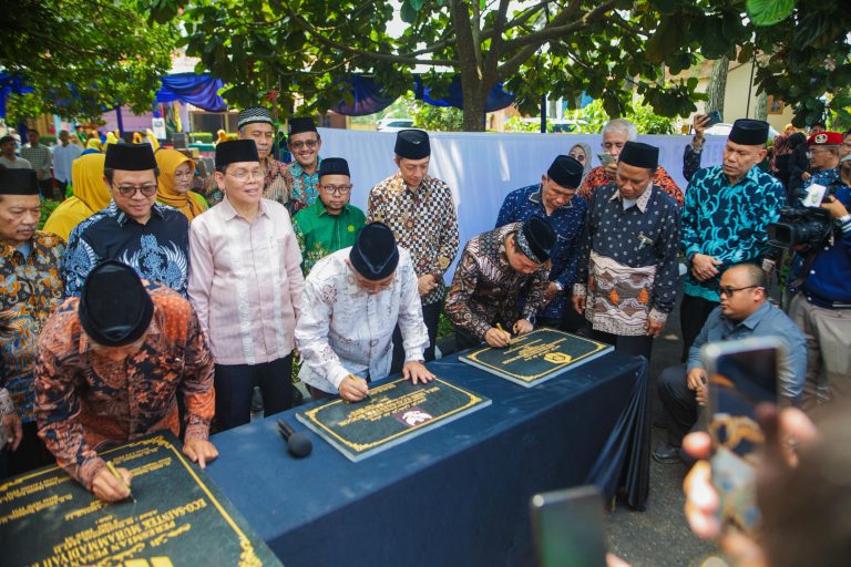 Pesantren SMA Eco Saintek Muhammadiyah resmi diluncurkan di Kota Bogor sebagai lembaga pendidikan berbasis lingkungan, sains, dan teknologi yang terbilang masih langka di Indonesia.