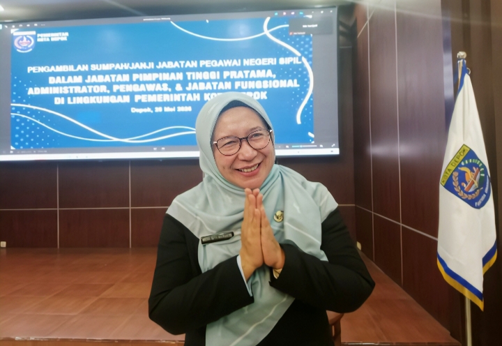 Kepala Dinas Lingkungan Hidup dan Kebersihan (DLHK) Kota Depok, Reni Siti Nuraeni, usai pelantikan di Aula Teratai, Baleka 1, Margonda, Depok pada Senin (25/5/26).