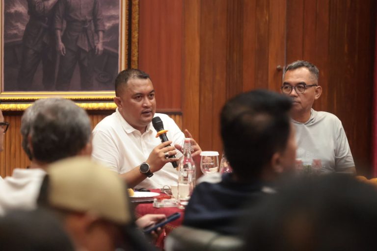Bupati Bogor Rudy Susmanto dalam rapat koordinasi